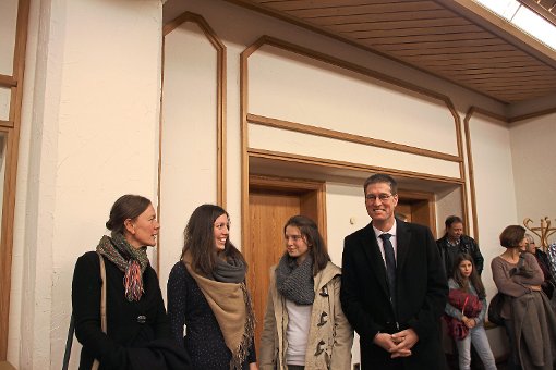 Vereintes Glück: Jochen Paleit feierte den Wahlsieg mit seiner Familie.   Foto: Bender