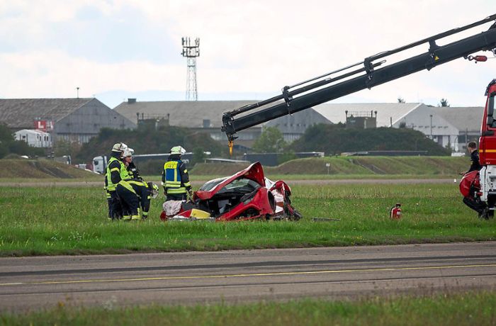 Fahrer ist erst 19: Polizei nennt neue Details zu Ferrari-Unfall
