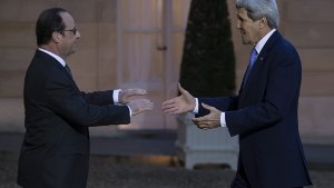 US-Außenminister Kerry legt Kränze nieder