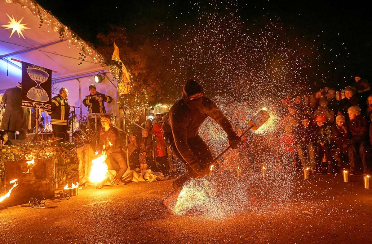 Der Höhepunkt des Horber Advent: Tripple S lässt die Funken sprühen und die Zuschauer staunen. Foto: Lück