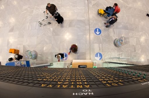 Wegen des Streiks bei Germanwings sind am Donnerstag die Reisepläne Tausender über den Haufen geworfen worden. Foto: dpa