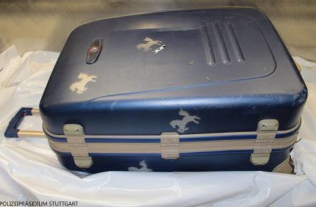 Die Polizei hat die Fotos der Koffer veröffentlicht, in denen die Toten gefunden wurden. Foto: Polizei