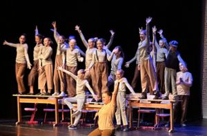 Musikalische Zeitreise: Die Kinder-Truppe begeistert mit dem Musical „Smike“ in der Balinger Stadthalle. Foto: Urban
