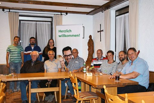 Mit Redakteurin Lisa Kleinberger (hinten, Dritte von links) diskutierten die Leser.  Foto: Beule Foto: Schwarzwälder Bote