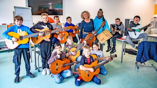 Mit der Gitarren- oder der Percussion-AG wird das Musikangebot des Bildungszentrum in Wildberg von der Musikschule ergänzt. Foto: Geisel