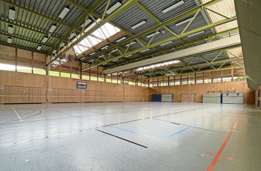 Die dringend notwendige  Sanierung der Schonacher Sporthalle präferieren die Verwaltung und der Gemeinderat. Foto: Christel Börsig-Kienzler