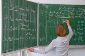 Bis zu 40 000 Lehrerinnen und Lehrer sollen an Schulen in Deutschland fehlen. (Symbolfoto) Foto: dpa/Patrick Pleul