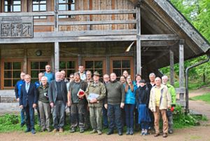 Die Teilnehmer der Tagung in Schönwald mit dem Ersten Landesbeamten Joachim Gwinner (Zweiter von links).  Foto: Oqueka Foto: Schwarzwälder Bote