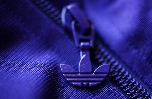 Adidas möchte künftig wieder einen stärkeren Fokus auf die Kunden legen. Foto: dpa