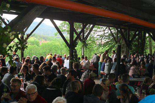 Auch in diesem Jahr wieder gut besucht: das Geischbergfest des OGV Erzingen.   Foto: Müller