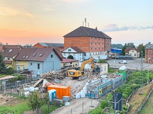 Der Abriss der ehemaligen Gaststätte am Bahnhof in Friesenheim  ist so gut wie abgeschlossen. Foto: Bohnert-Seidel