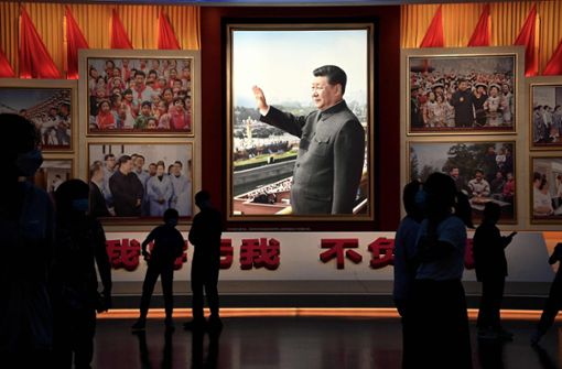Überlebensgroßer Xi Jinping: Was die Chinesen bei dieser Ausstellung in Peking  zu sehen bekommen, ist eine patriotische Überdosis, die die letzten zehn Jahre der chinesischen Geschichte ohne kritische Zwischentöne erzählt. Foto: AFP/Noel Celis