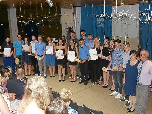 Die Neuner der Reuchlin-Hauptschule erhielten bei der Abschlussfeier ihre Zeugnisse ausgehändigt. Foto: Frommann Foto: Schwarzwälder-Bote