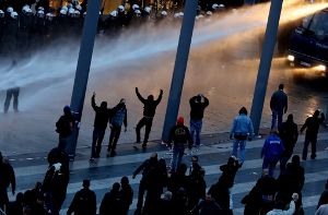 Bei einer Hooligan-Demo in Köln war es zu Ausschreitungen gekommen. Foto: dpa