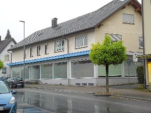 Eine Moschee im Möbelhaus Hinsch in Blumberg? Bürgermeister Markus Keller und Kaufinteressenten versicheren: Eine Moschee ist nicht geplant.  Foto: Stiller