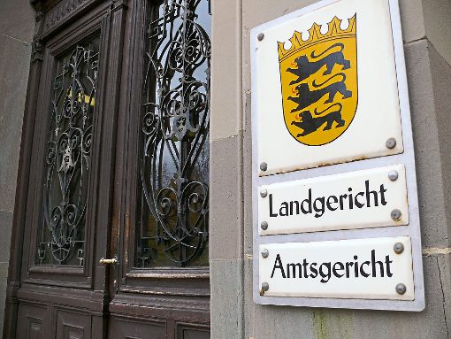Am Dienstag wurde am Landgericht Hechingen der Prozess gegen einen 48-Jährigen Mann fortgesetzt, der seine Stieftocher mehrfach sexuell missbraucht haben soll.  Foto: Archiv