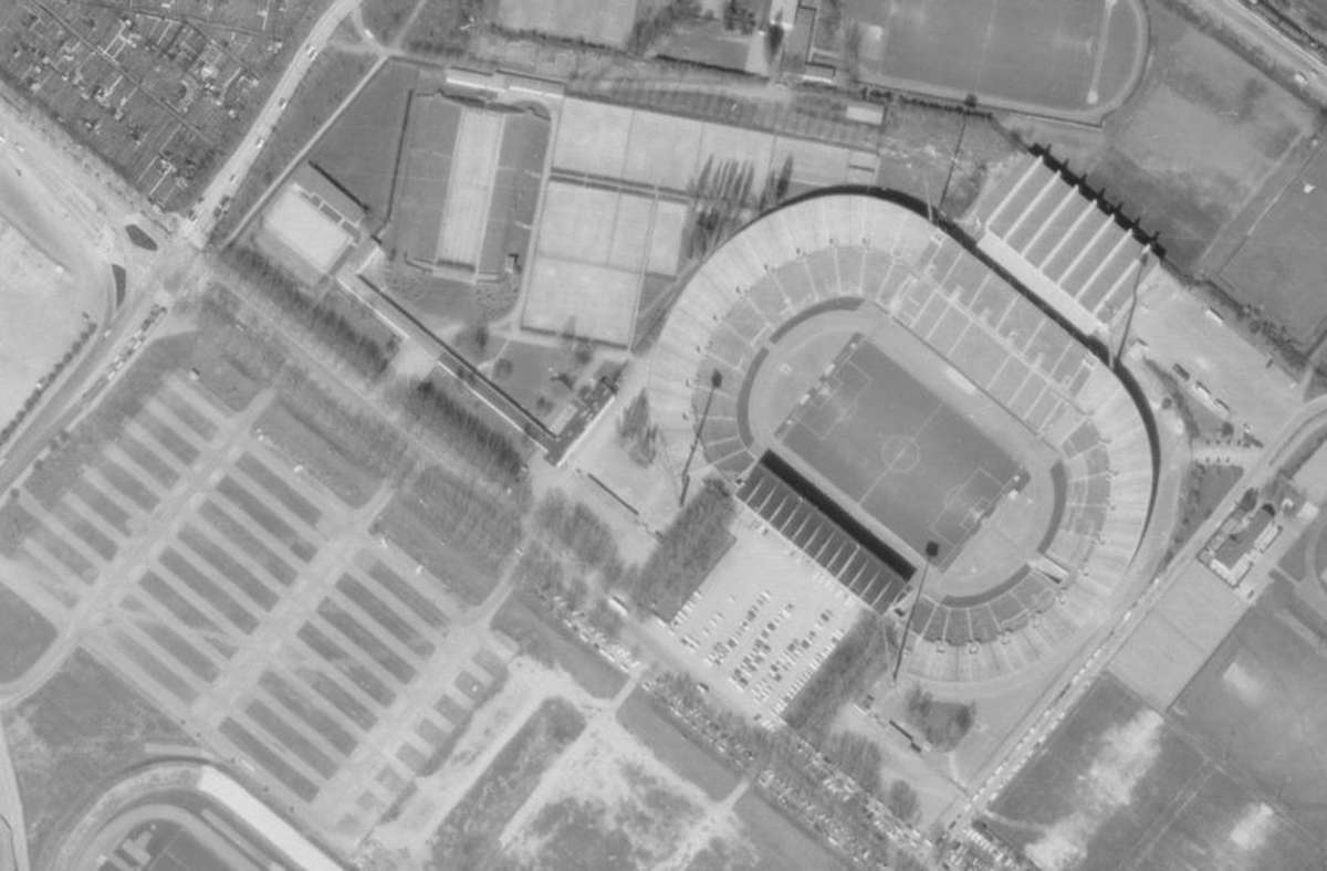 Das Stuttgarter Neckarstadion im Jahr 1968 – mit dem heutigen Zustand hatte es nur wenig zu tun, wie die Bildergalerie zeigt.