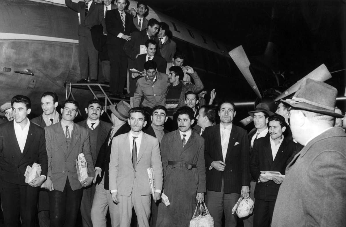 1961 kamen die ersten türkischen Arbeiter in der Bundesrepublik an. Foto: picture alliance / dpa/Wolfgang Hub