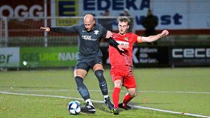 Bastian Maier köpft gegen den FC Wangen zwei Mal ein