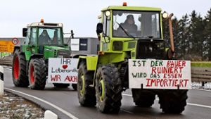 Landwirte haben am 8. Januar gegen die Politik der Ampel-Bundesregierung demonstriert. Unser Foto entstand bei der B27-Abfahrt bei Bisingen-Steinhofen. Foto: Kauffmann