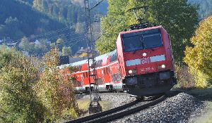 Ein Regionalzug aus Horb ist in Tübingen mit einem Zugteil aus Sigmaringen zusammengestoßen. Fünf Menschen wurden verletzt. Foto: Hopp