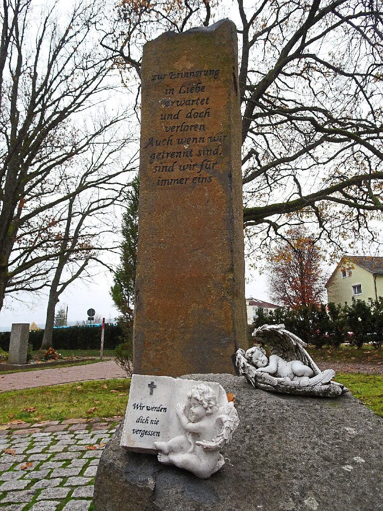Auf dem Freudenstädter Friedhof gibt es eine Gedenkstätte für tot- und fehlgeborene Kinder. Foto: Schwarzwälder-Bote