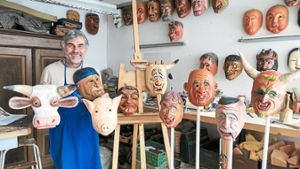 Baiersbronner erstellt urige Typen aus Holz