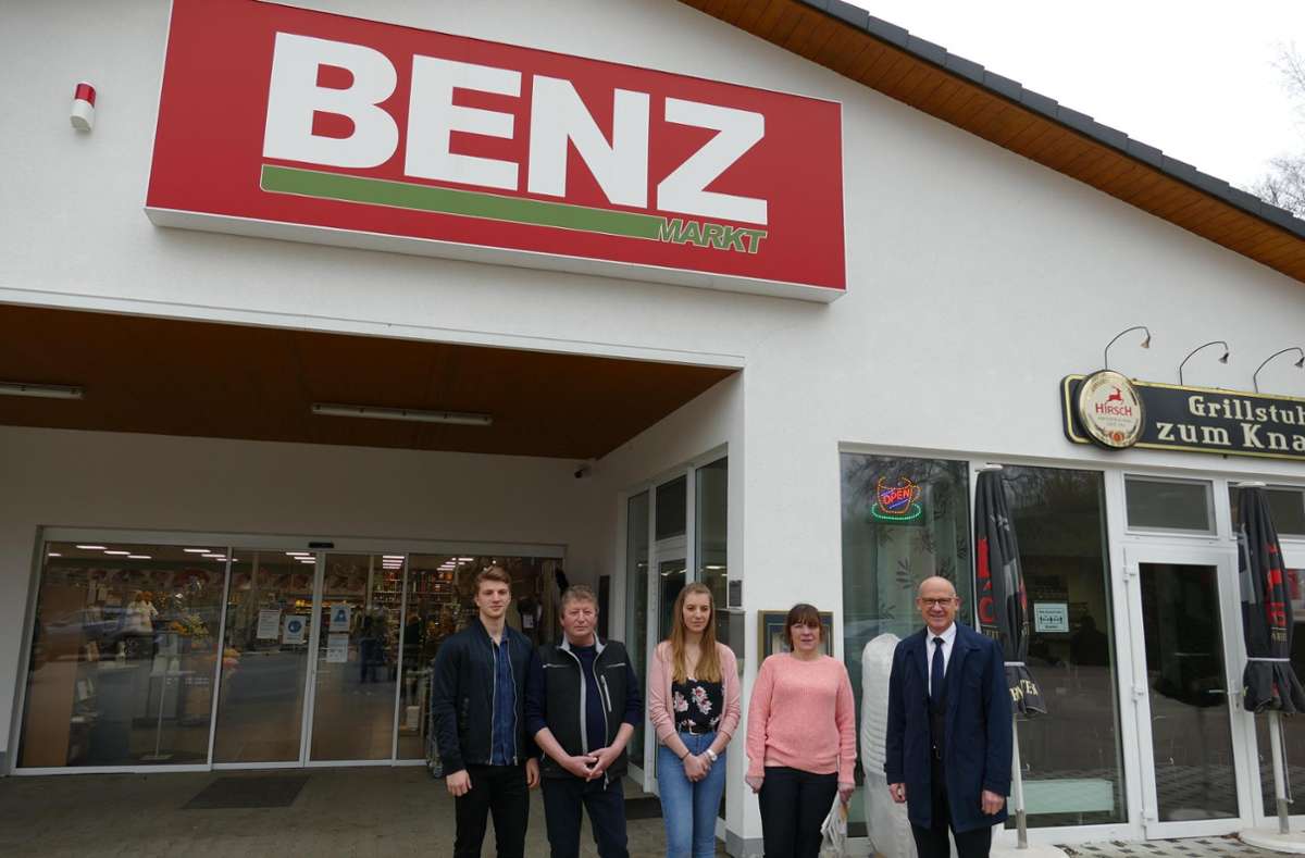 Rottweils Oberbürgermeister Ralf Broß besucht die Familie Benz.