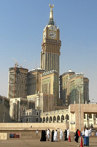 Die bislang größte Uhr von Perrot schmückt den Turm der Pilgerstadt Mekka. Foto: Archiv Foto: Schwarzwälder-Bote