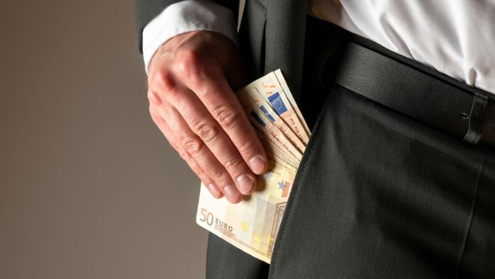 Ex-Finanzmakler aus Brigachtal steht wegen Betrug vor Gericht