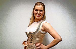 Angela Franko aus Balingen ist eine von sieben Finalistinnen um den Titel der baden-württembergischen Bierkönigin. Foto: Marschal