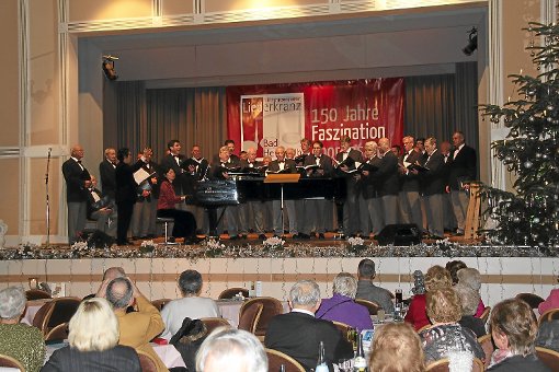 Der festliche Abend zur Weihnachtszeit war krönender Abschluss des Jubiläumsjahrs 150 Jahre Männergesangverein Liederkranz.  Foto: Helbig Foto: Schwarzwälder-Bote