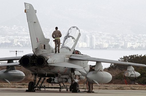 Britische Jets sind in Richtung Irak gestartet. Foto: dpa