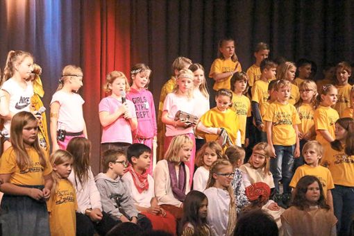 Der Chor des Kindermusicals hat die Zuschauer begeistert: Am Ende der Aufführung  haben die Kinder eine Zugabe gesungen. Fotos: Wahl Foto: Schwarzwälder Bote