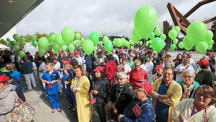 Protest-Ballons gegen Klinikreform