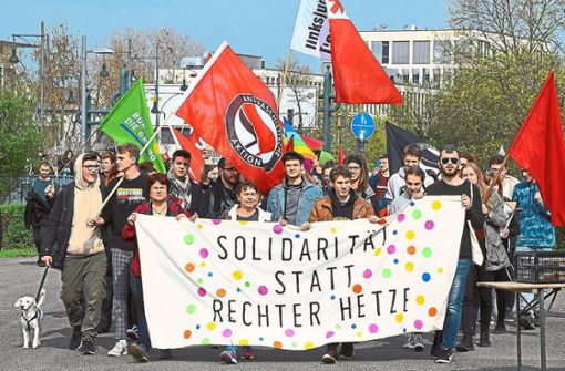 Rund 500 Aktivisten beteiligten sich 2019 an Protesten gegen den Auftakt des Europa-Wahlkampfs der AfD in Offenburg. Für den 4. März rechnen die Organisatoren der Demonstration mit deutlich mehr Teilnehmern. Foto: Braun