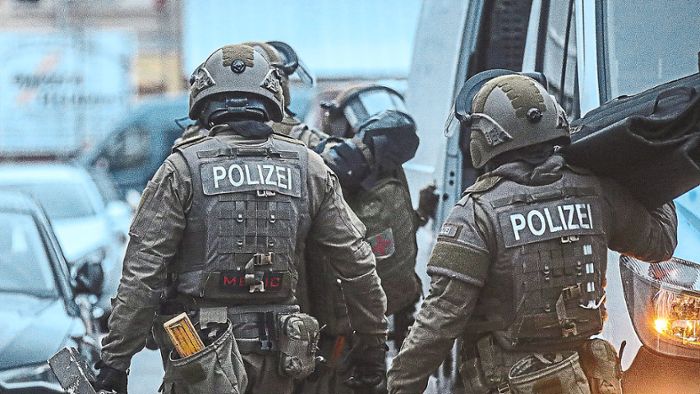 Polizei nimmt zwei Personen in Schwenningen fest