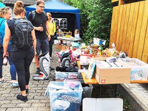 Beim Gartenflohmarkt in der Villinger Südstadt gibt es viel zu entdecken. Foto: Schimkat