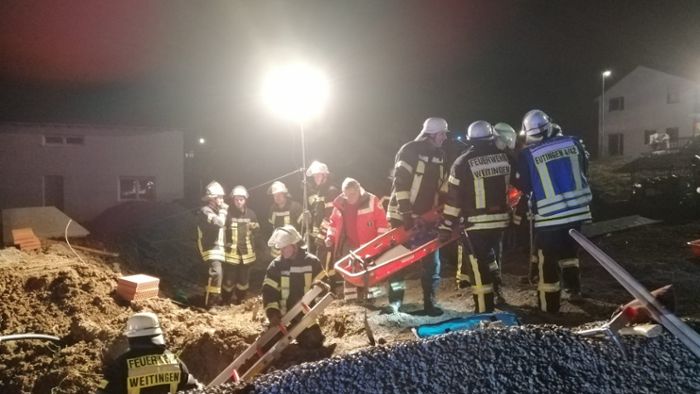 Unfall: Zwei Bauarbeiter bei Erdrutsch schwer verletzt