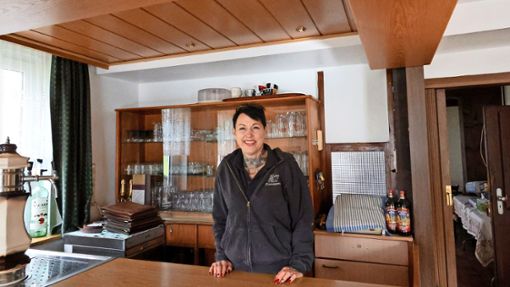 Monika Notter öffnet das traditionsreiche Chausseehaus in Walddorf für ein Wochenende. Foto: Menzler
