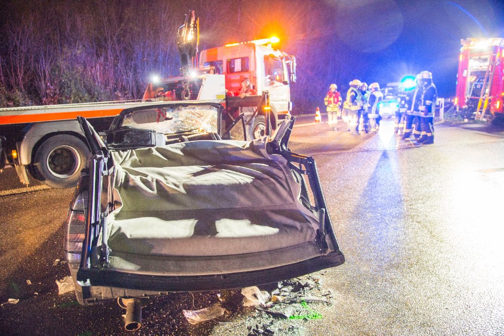 Bei einem Unfall auf der A 81 an der Anschlussstelle Ludwigsburg Süd sind drei Personen verletzt worden.