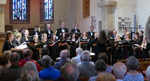 Der Remigius Kammerchor und das Frauenvokalensemble reVocali Calw präsentierten Chormusik aus vier Jahrhunderten.  Foto: Stadler