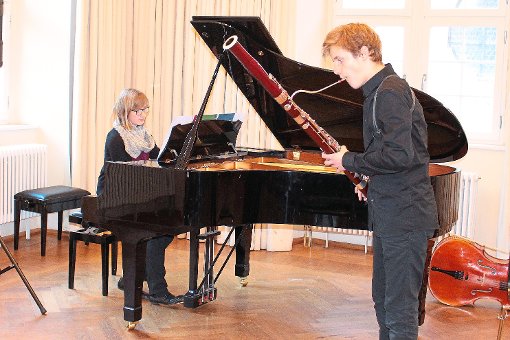 Der talentierte Bösinger Jungmusiker Elias Schneider (Fagott) gewinnt mit Silja Hofmann einen Sonderpreis. Foto: Schneider Foto: Schwarzwälder-Bote