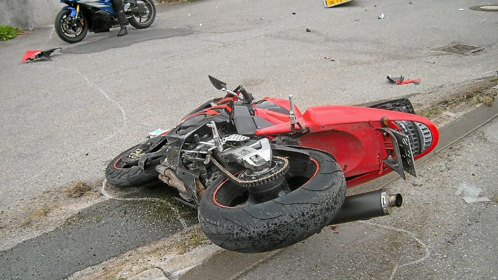 Tödlicher Unfall: 16-Jähriger Motorradfahrer stirbt - SWR Aktuell
