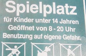 Ein solches Schild wie in Dauchingen könnte auch in Niedereschach deutlich  machen, dass der Spielplatz nur für Kinder unter 14 Jahren zur Verfügung steht.   Foto: Bantle