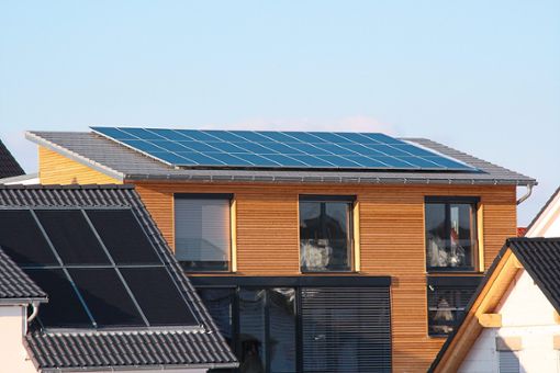 Über viele Jahre wurden Photovoltaikanlagen in Dauchingen gefördert, mittlerweile ist das Umweltförderprogramm breit aufgestellt – derzeit aber mittellos.  Foto: Preuß Foto: Schwarzwälder Bote