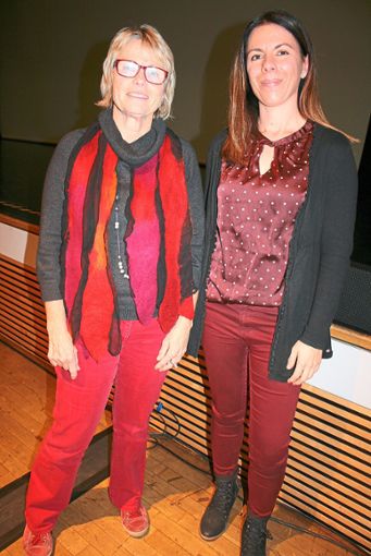 Ulrike Wiedmann (links) und Katharina Klink kämpfen für mehr Gerechtigkeit  beim Gehalt.   Foto: Schück Foto: Schwarzwälder Bote