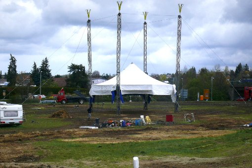 In Balingen hat der Circus Rudolf Busch seine Zelte abgebrochen (Bild) und ist mittlerweile mit einem Teil seiner Fahrzeuge auf dem Sulgener Wittum angekommen. Foto: Hauser