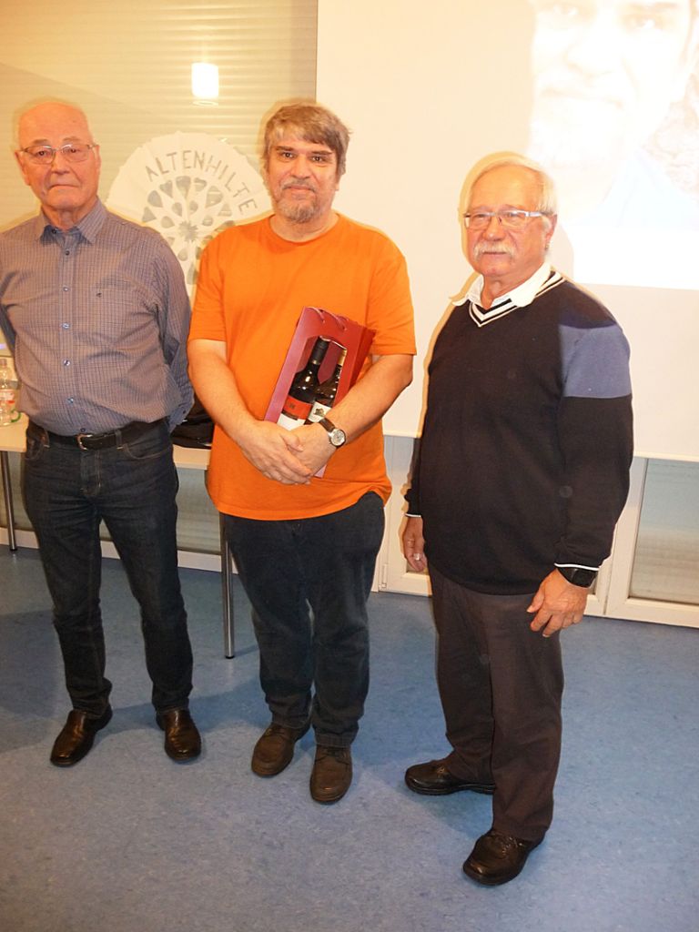 Heinz Roth (von links) mit  Manuel Werner und Karl Ast. Foto: Groh Foto: Schwarzwälder Bote