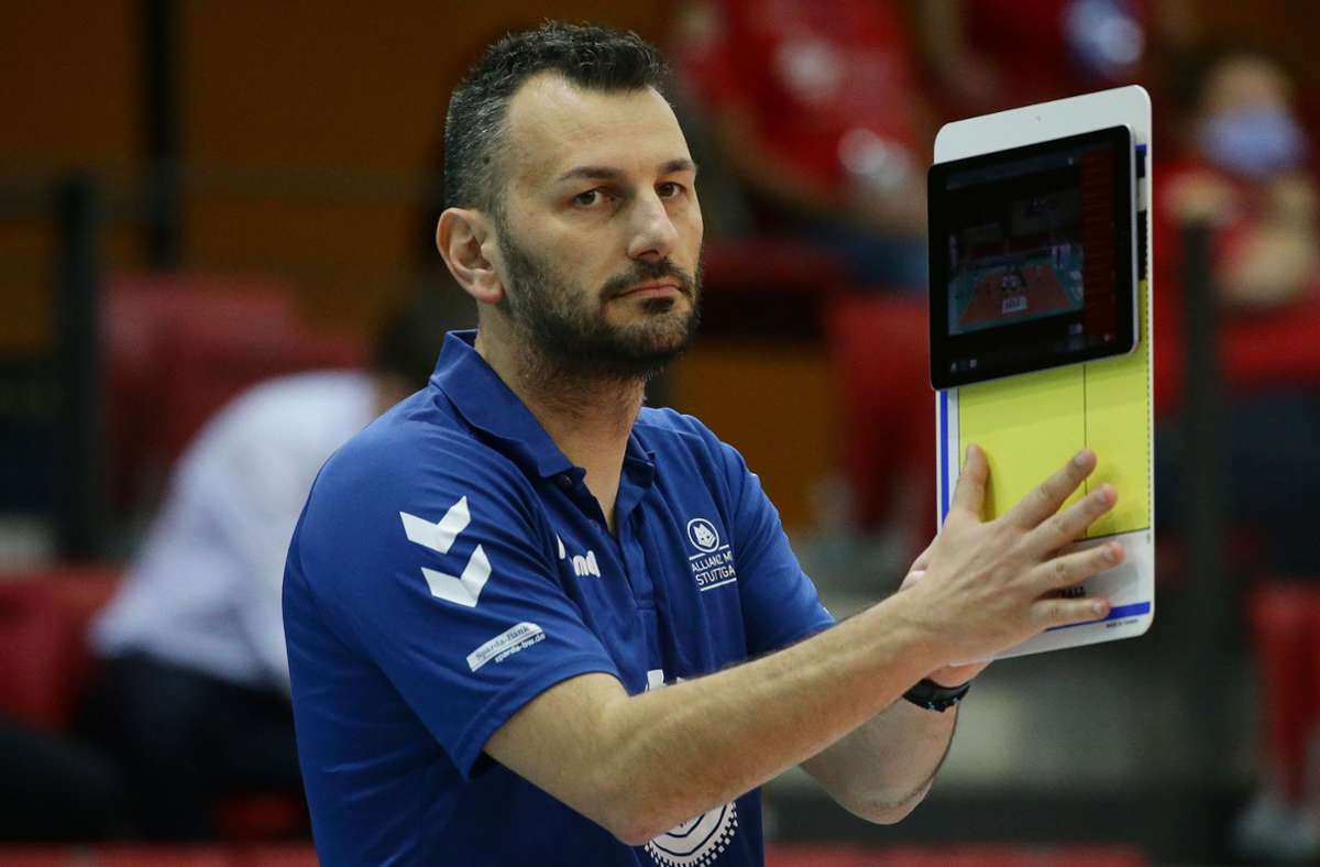 Giannis Athanasopoulos ist künftig in Ungarn als Vereinstrainer am Ball. Foto: Baumann